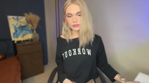 Snapshot of my_muse chatting on February 2025 12:05:02 PM Sandra Muse online show from February 2025 12:05:02 PM