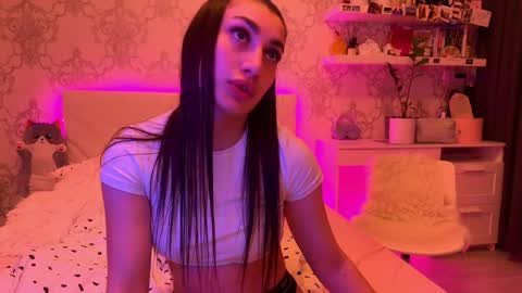 Naomi online show from June 2026 09:31:02 PM