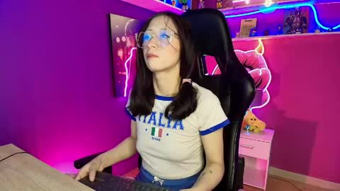 Milly Cute online show from April 2026 04:34:01 AM