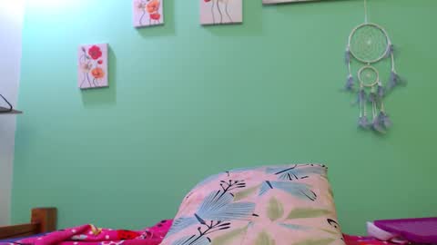 Angel Cute online show from November 2025 07:03:01 PM