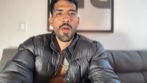 Snapshot of myke_esthetic chatting on January 2025 10:29:02 PM Myke esthetic online show from January 2025 10:29:02 PM