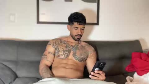 Snapshot of myke_esthetic chatting on January 2025 01:31:02 AM Myke esthetic online show from January 2025 01:31:02 AM