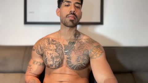 Snapshot of myke_esthetic chatting on January 2025 11:35:02 PM Myke esthetic online show from January 2025 11:35:02 PM