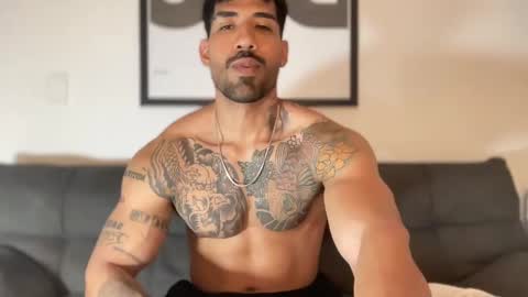 Snapshot of myke_esthetic chatting on January 2025 02:50:02 AM Myke esthetic online show from January 2025 02:50:02 AM