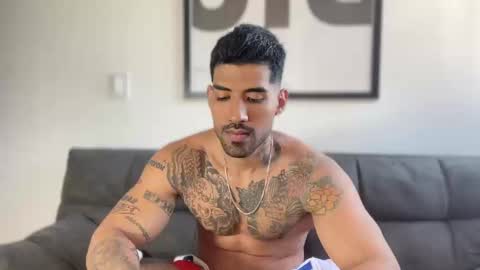 Snapshot of myke_esthetic chatting on January 2025 09:30:02 PM Myke esthetic online show from January 2025 09:30:02 PM