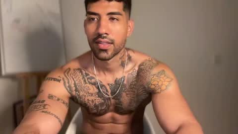 Snapshot of myke_esthetic chatting on February 2025 07:26:01 AM Myke esthetic online show from February 2025 07:26:01 AM