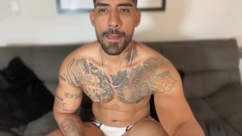 Snapshot of myke_esthetic chatting on February 2025 02:31:01 AM Myke esthetic online show from February 2025 02:31:01 AM