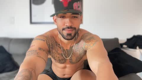 Snapshot of myke_esthetic chatting on February 2025 04:07:02 AM Myke esthetic online show from February 2025 04:07:02 AM