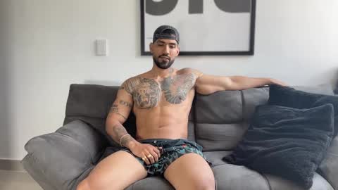 Snapshot of myke_esthetic chatting on March 2025 04:00:02 PM Myke esthetic online show from March 2025 04:00:02 PM