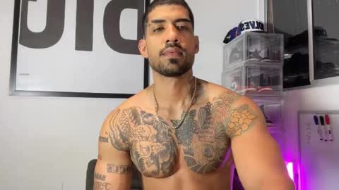 Snapshot of myke_esthetic chatting on October 2025 07:17:01 AM Myke esthetic online show from October 2025 07:17:01 AM