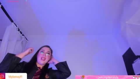 Myla  online show from October 2025 11:33:02 AM