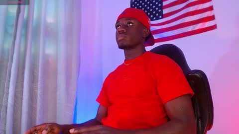 Mylo Wallace  online show from November 2025 07:37:02 PM