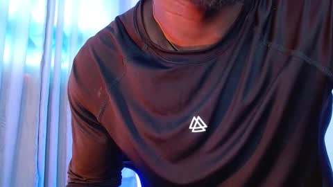 Mylo Wallace  online show from December 2025 08:50:02 PM