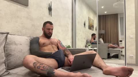 Snapshot of mynameismartin chatting on December 2024 05:28:02 PM mynameismartin online show from December 2024 05:28:02 PM