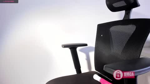 Bella online show from January 2025 01:05:02 PM