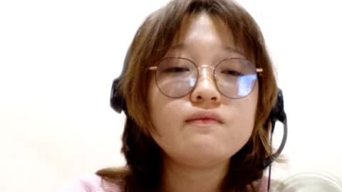 Chloe online show from October 2025 05:14:01 PM