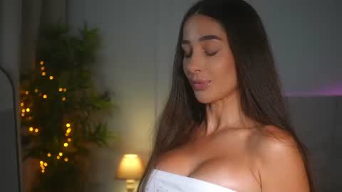 Snapshot of myriamfox_ chatting on July 2026 10:21:02 AM Miryam online show from July 2026 10:21:02 AM