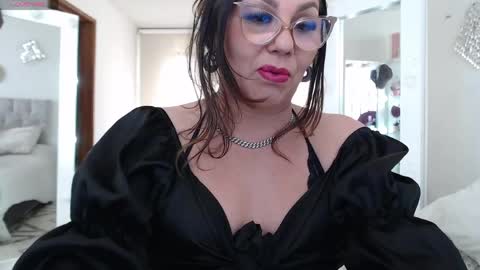 Myrna Sessions online show from May 2026 04:25:01 PM