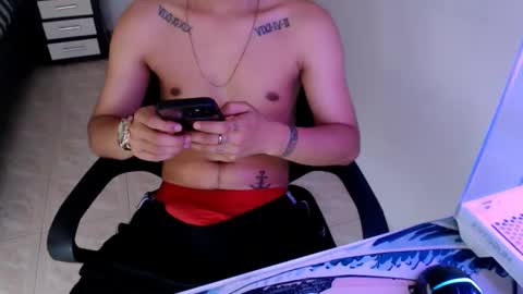 Snapshot of mysteryboy_thin16 chatting on February 2025 10:32:01 PM mysteryboy_thin16 online show from February 2025 10:32:01 PM