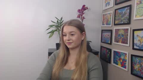 Snapshot of mysteryericax chatting on February 2025 07:45:01 AM Erica online show from February 2025 07:45:01 AM