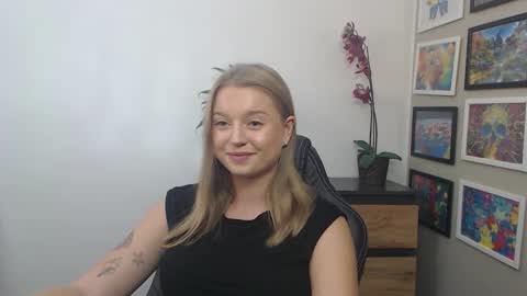 Snapshot of mysteryericax chatting on September 2025 08:15:01 AM Erica online show from September 2025 08:15:01 AM