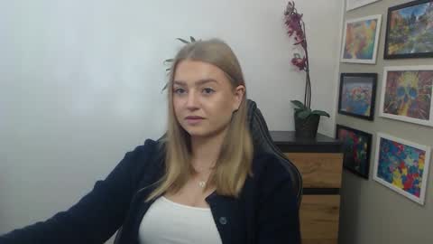 Snapshot of mysteryericax chatting on September 2025 09:03:01 AM Erica online show from September 2025 09:03:01 AM