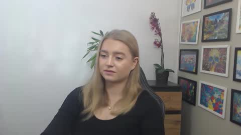 Snapshot of mysteryericax chatting on October 2025 08:04:02 AM Erica online show from October 2025 08:04:02 AM