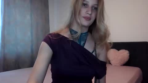 Mystery Girl online show from March 2026 03:38:01 PM