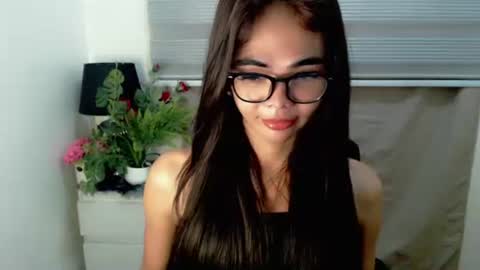 Krestine online show from November 2025 04:45:02 AM