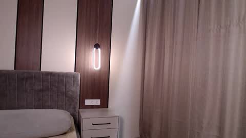 mysticsirenn online show from December 2025 03:50:01 PM