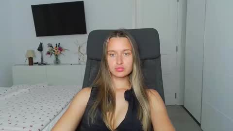 Eva online show from October 2025 10:45:02 PM