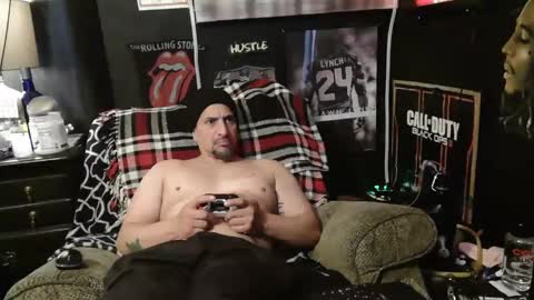 Snapshot of n3v3rpanic1 chatting on December 2024 09:27:01 PM SnackPants online show from December 2024 09:27:01 PM