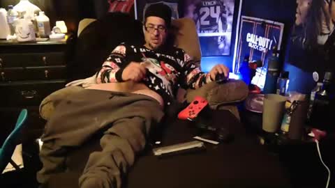 Snapshot of n3v3rpanic1 chatting on December 2024 03:38:02 AM SnackPants online show from December 2024 03:38:02 AM