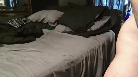 Snapshot of n3v3rpanic1 chatting on January 2025 05:26:01 PM SnackPants online show from January 2025 05:26:01 PM