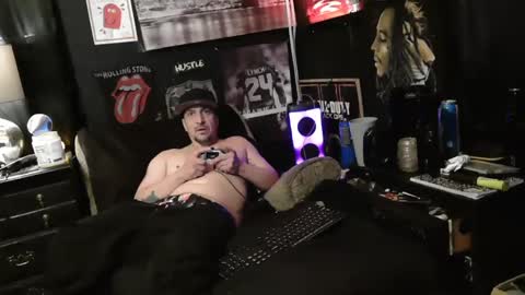 Snapshot of n3v3rpanic1 chatting on January 2025 04:17:02 AM SnackPants online show from January 2025 04:17:02 AM