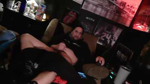 Snapshot of n3v3rpanic1 chatting on January 2025 01:11:01 PM SnackPants online show from January 2025 01:11:01 PM