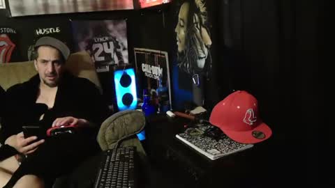 Snapshot of n3v3rpanic1 chatting on January 2025 07:15:01 AM SnackPants online show from January 2025 07:15:01 AM