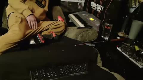 Snapshot of n3v3rpanic1 chatting on January 2025 09:24:02 AM SnackPants online show from January 2025 09:24:02 AM