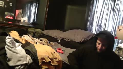 Snapshot of n3v3rpanic1 chatting on January 2025 07:34:02 PM SnackPants online show from January 2025 07:34:02 PM