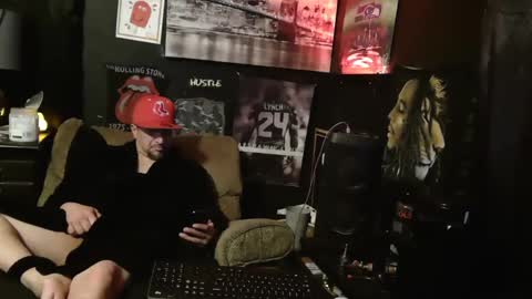 Snapshot of n3v3rpanic1 chatting on January 2025 05:36:02 AM SnackPants online show from January 2025 05:36:02 AM