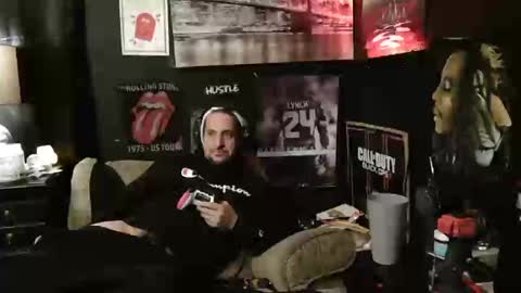 Snapshot of n3v3rpanic1 chatting on January 2025 07:04:02 AM SnackPants online show from January 2025 07:04:02 AM