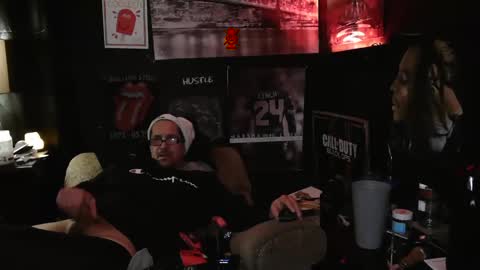 Snapshot of n3v3rpanic1 chatting on January 2025 12:02:02 PM SnackPants online show from January 2025 12:02:02 PM