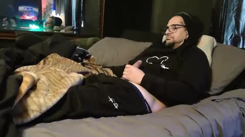 Snapshot of n3v3rpanic1 chatting on January 2025 05:17:01 PM SnackPants online show from January 2025 05:17:01 PM