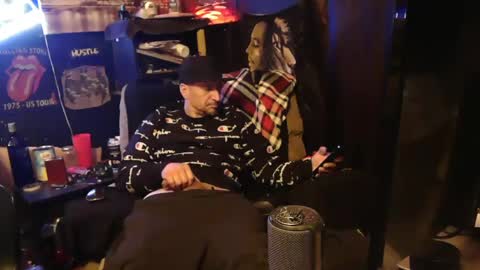 Snapshot of n3v3rpanic1 chatting on March 2025 09:03:02 AM SnackPants online show from March 2025 09:03:02 AM