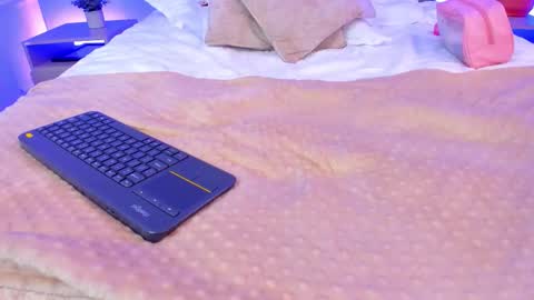 AMY online show from October 2025 08:42:01 PM