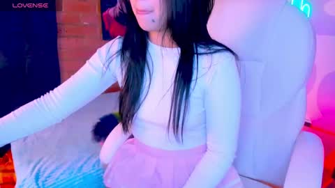 Snapshot of naaoomi chatting on February 2025 07:38:01 PM Camila- free online show from February 2025 07:38:01 PM