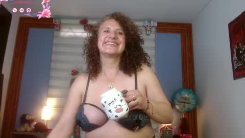 nadia_84 online show from May 2026 07:43:02 PM