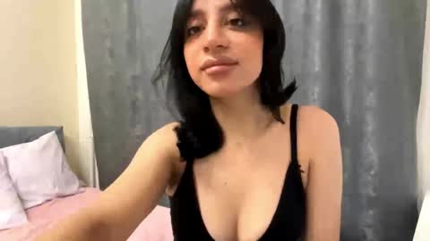 Leya online show from May 2026 01:05:02 PM