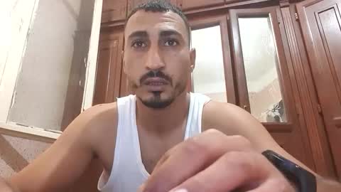 Snapshot of nadirff16 chatting on November 2025 10:48:01 AM V online show from November 2025 10:48:01 AM