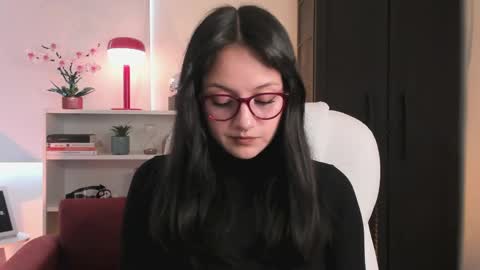 Nahia INDEPENDENT MODEL P online show from April 2026 06:41:01 PM